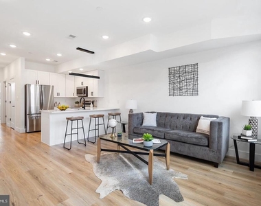 3108 Clifford Street - Photo Thumbnail 2