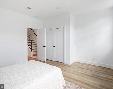 3108 Clifford Street - Photo Thumbnail 7