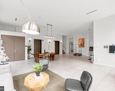 313 Race Street - Photo Thumbnail 2