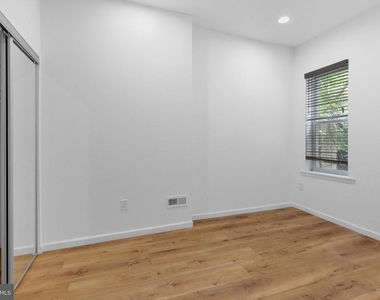 2516 W Master Street - Photo Thumbnail 20