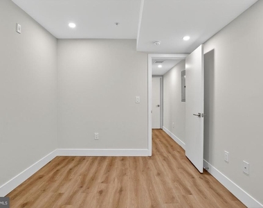 1702 Point Breeze Avenue - Photo Thumbnail 7