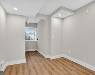 1702 Point Breeze Avenue - Photo Thumbnail 6