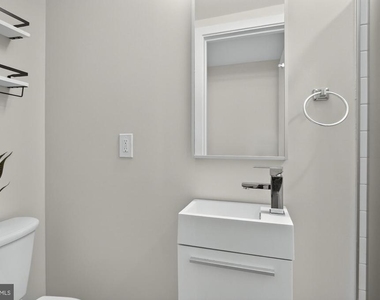 1702 Point Breeze Avenue - Photo Thumbnail 9