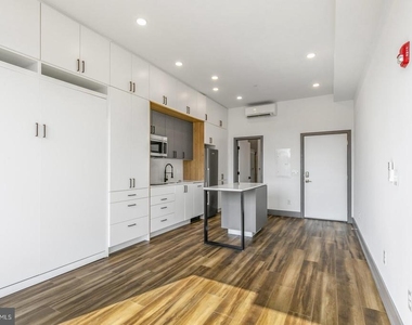 1935 E Hazzard Street - Photo Thumbnail 2