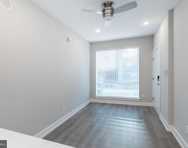 2537 N Howard Street - Photo Thumbnail 12