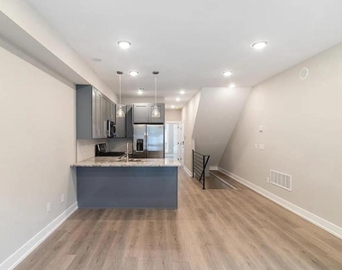 1524 W Stiles Street - Photo Thumbnail 9