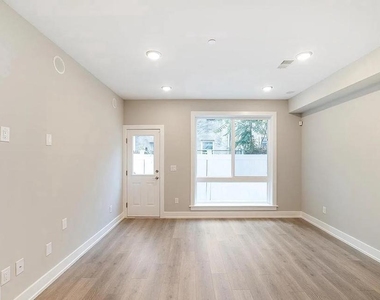 1524 W Stiles Street - Photo Thumbnail 17