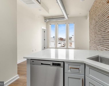 2401 Frankford Avenue - Photo Thumbnail 4
