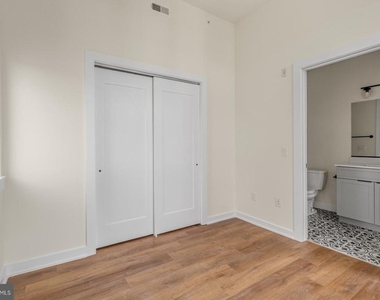 2401 Frankford Avenue - Photo Thumbnail 17