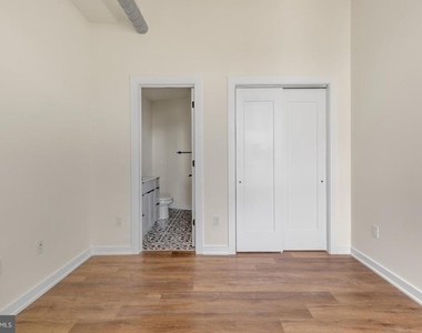2401 Frankford Avenue - Photo Thumbnail 10