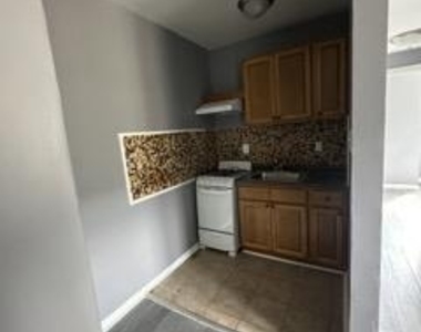 6631 Blakemore Street - Photo Thumbnail 6