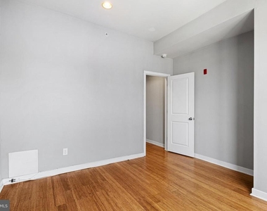 616 S 4th Street - Photo Thumbnail 6