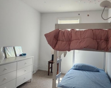 137 Lorraine Avenue - Photo Thumbnail 4