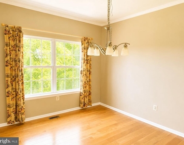 4037 Runnymead Drive - Photo Thumbnail 7