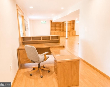 4037 Runnymead Drive - Photo Thumbnail 31