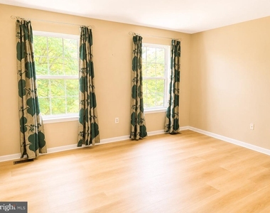 4037 Runnymead Drive - Photo Thumbnail 15