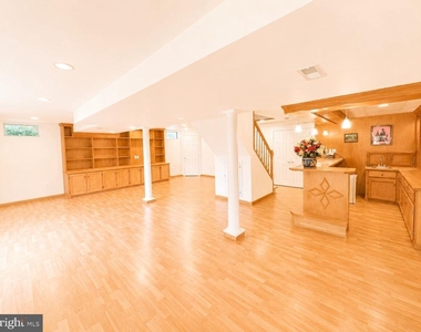 4037 Runnymead Drive - Photo Thumbnail 30