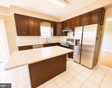 4037 Runnymead Drive - Photo Thumbnail 12