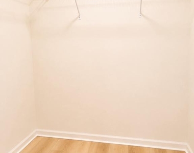 4037 Runnymead Drive - Photo Thumbnail 16