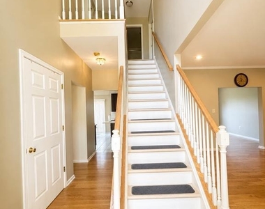 4037 Runnymead Drive - Photo Thumbnail 2