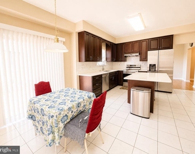 4037 Runnymead Drive - Photo Thumbnail 10