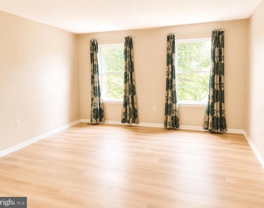 4037 Runnymead Drive - Photo Thumbnail 14
