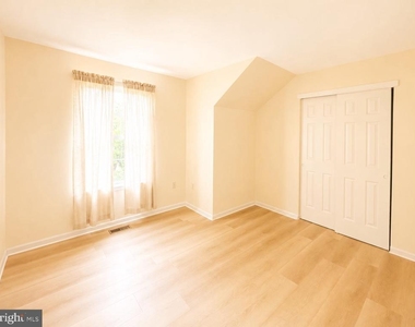 4037 Runnymead Drive - Photo Thumbnail 22