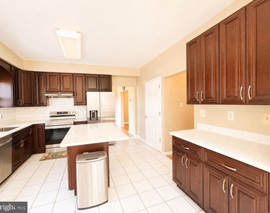 4037 Runnymead Drive - Photo Thumbnail 11