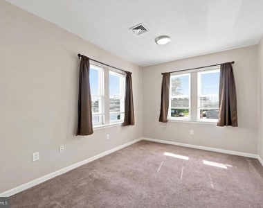 200 Wanamaker Avenue - Photo Thumbnail 13