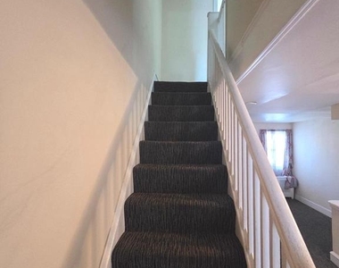441 Croyden Road - Photo Thumbnail 4
