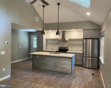 723 Mccormick Rd - Photo Thumbnail 10