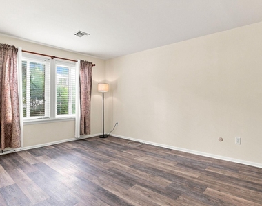 1-4 Aspen Way - Photo Thumbnail 15