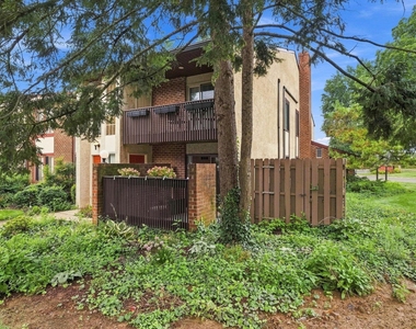 1-4 Aspen Way - Photo Thumbnail 2