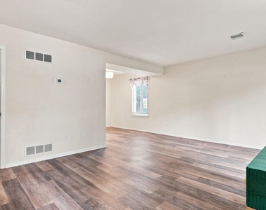 1-4 Aspen Way - Photo Thumbnail 9
