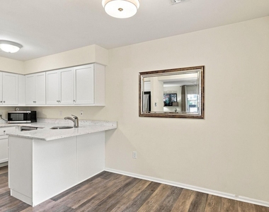 1-4 Aspen Way - Photo Thumbnail 12