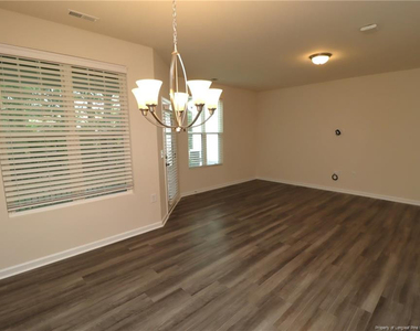 1105 Neighborly Way - Photo Thumbnail 12
