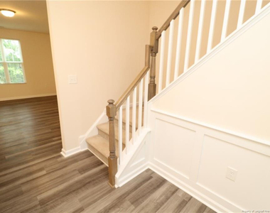 1105 Neighborly Way - Photo Thumbnail 4