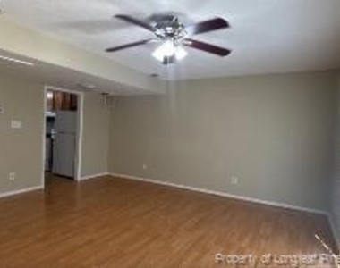 422 Kirkcaldy Court - Photo Thumbnail 2