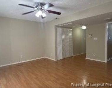 422 Kirkcaldy Court - Photo Thumbnail 3