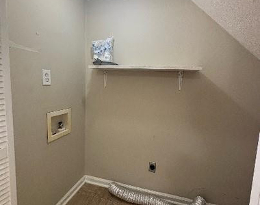 422 Kirkcaldy Court - Photo Thumbnail 12