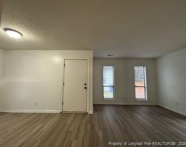 759 Hedgelawn Way - Photo Thumbnail 7
