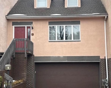 5 Hanover Court - Photo Thumbnail 10