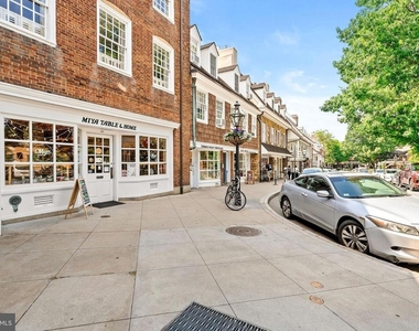 44 Nassau Street - Photo Thumbnail 2