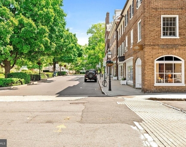 44 Nassau Street - Photo Thumbnail 1