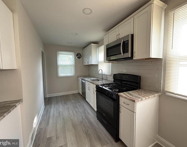 147 Russell Avenue - Photo Thumbnail 7