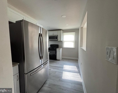 147 Russell Avenue - Photo Thumbnail 6