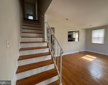 147 Russell Avenue - Photo Thumbnail 9