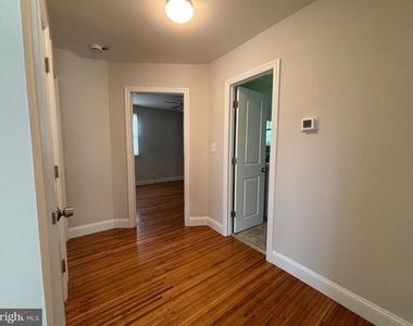147 Russell Avenue - Photo Thumbnail 12