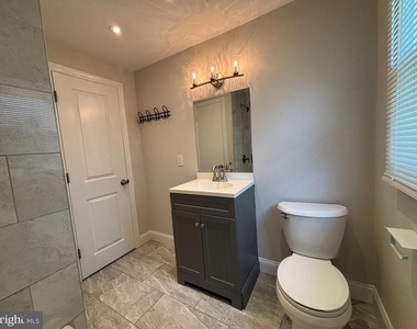 147 Russell Avenue - Photo Thumbnail 18