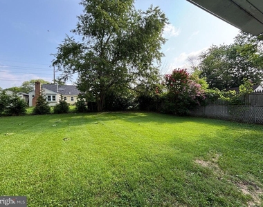 147 Russell Avenue - Photo Thumbnail 31